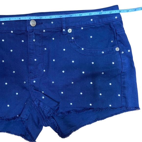 Michael Kors Low Rise Shorts - Picture 5 of 6